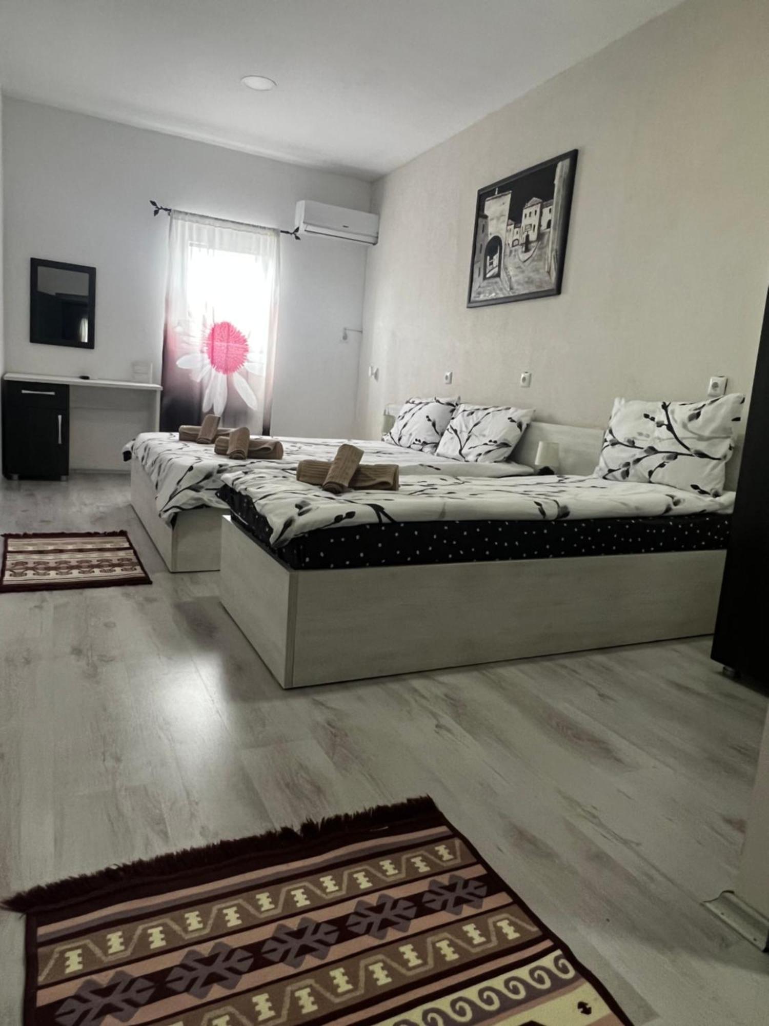 Komplex Prague Gorno Lakocerej Dış mekan fotoğraf